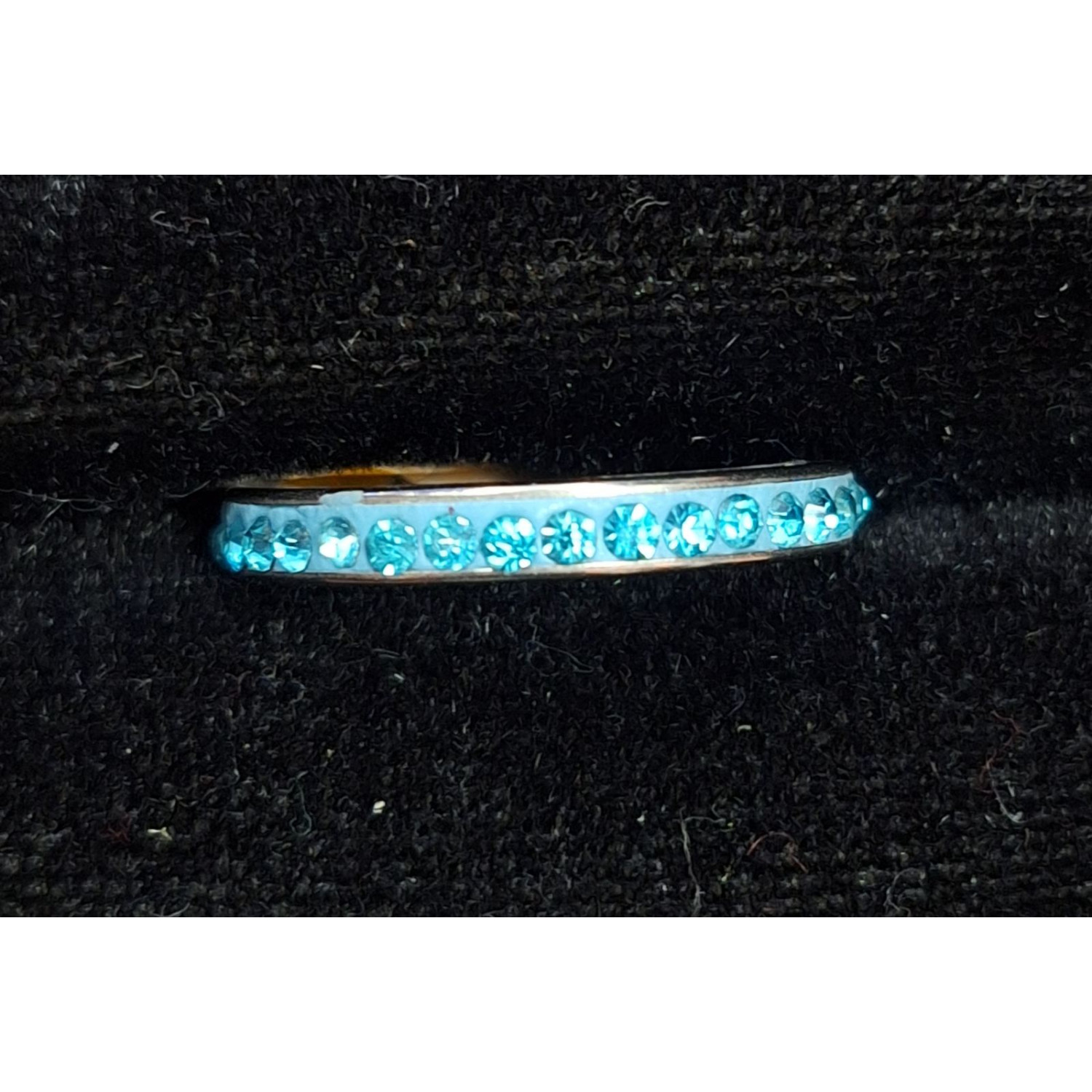 Елегантен стоманен пръстен с нежни сини кристали - 9207 Елегантен стоманен пръстен с нежни сини кристали - 9207