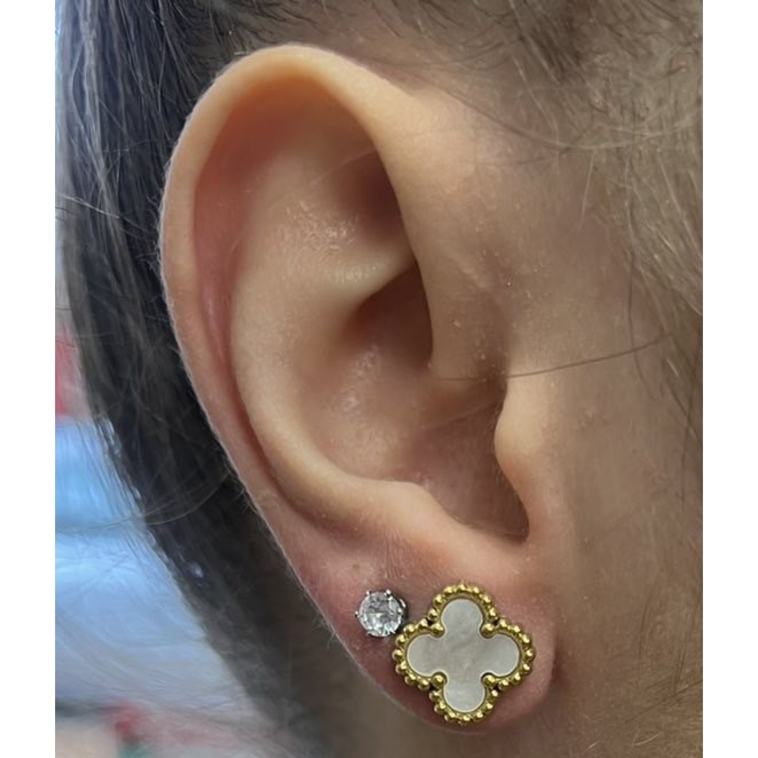 Златисти стоманени обеци, модел на Ван Клийф - 5040 Златисти стоманени обеци, модел на Ван Клийф - 5040