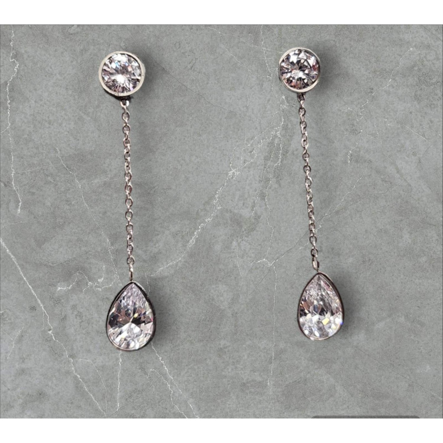 Обеци от медицинска стомана с висящи цирконии - 5005 Обеци от медицинска стомана с висящи цирконии - 5005