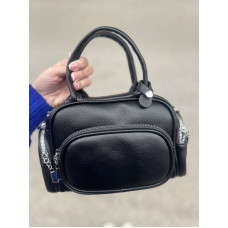 Малка дамска чанта в черно