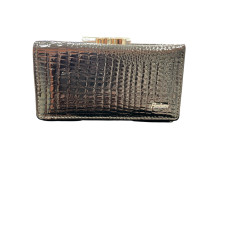 Черно лачено дамско портмоне от естествена кожа - 8414