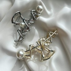 Щипки за коса от метал в сребристо или златисто с перли на тях Модел 707